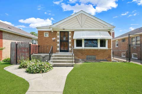 Photo of 5249 S Ridgeway Avenue, Chicago, IL 60632 (MLS # 12722664)