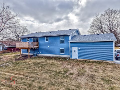 Tiny photo for 4 Maplewood Lane, Ottawa, IL 61350 (MLS # 12547820)