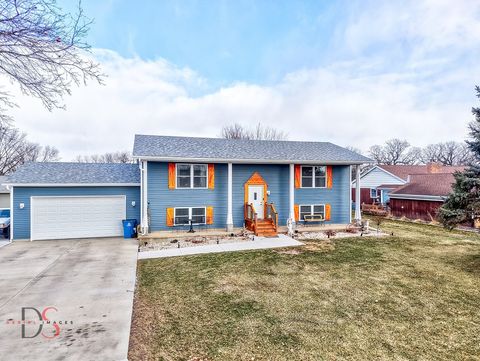 Tiny photo for 4 Maplewood Lane, Ottawa, IL 61350 (MLS # 12547820)
