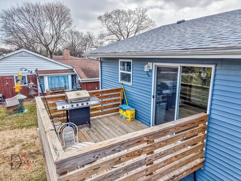 Tiny photo for 4 Maplewood Lane, Ottawa, IL 61350 (MLS # 12547820)