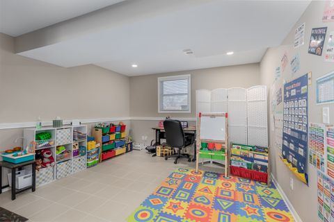 Tiny photo for 4 Maplewood Lane, Ottawa, IL 61350 (MLS # 12547820)