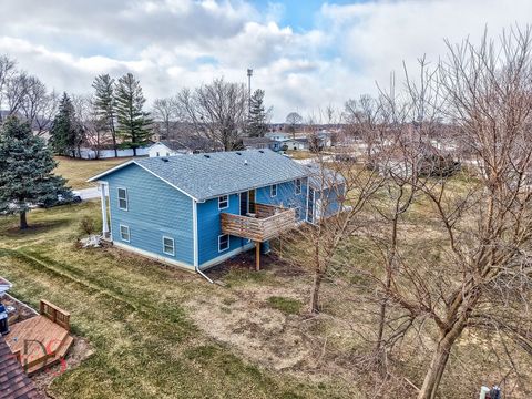 Tiny photo for 4 Maplewood Lane, Ottawa, IL 61350 (MLS # 12547820)