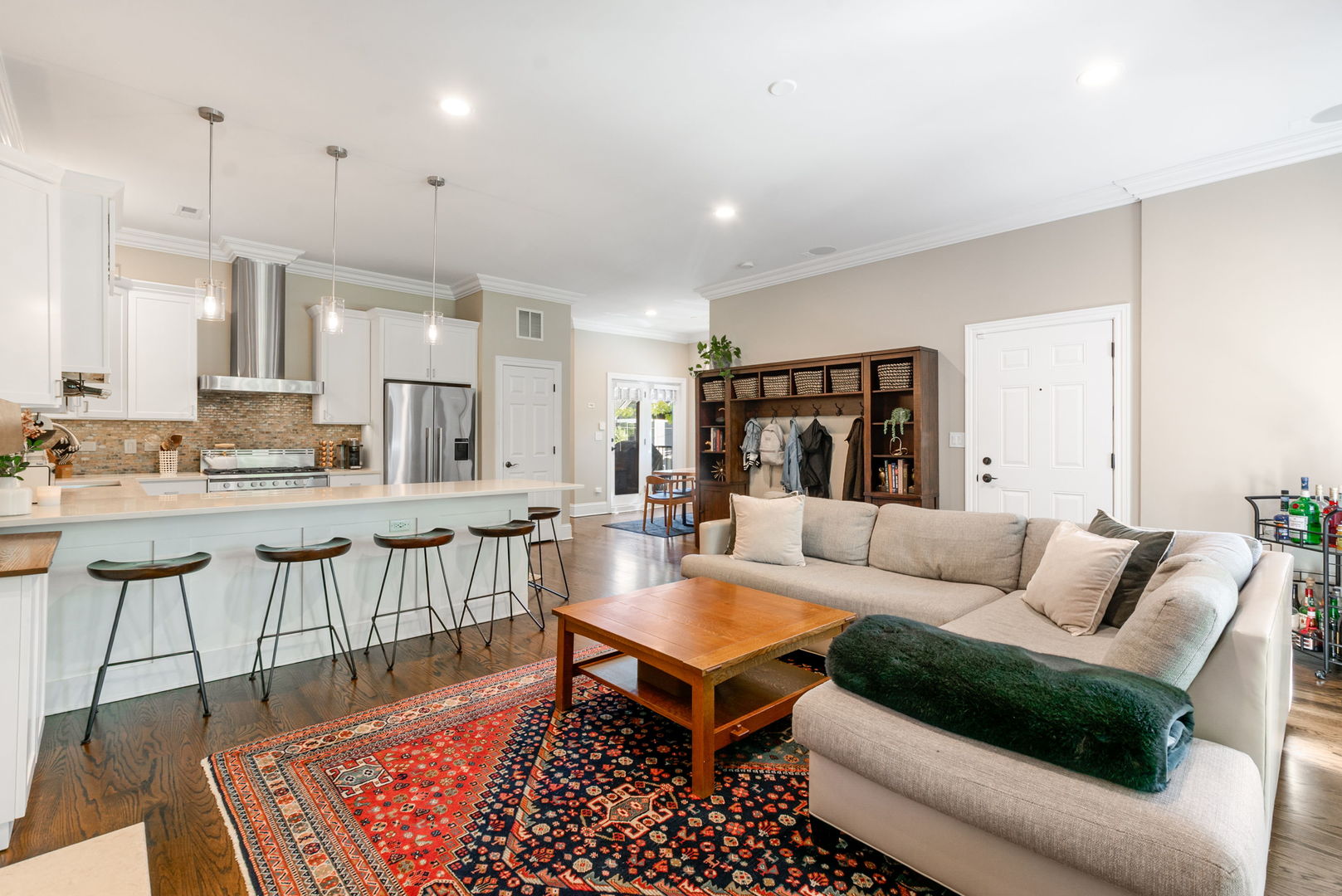 1532 W Wrightwood Avenue 2