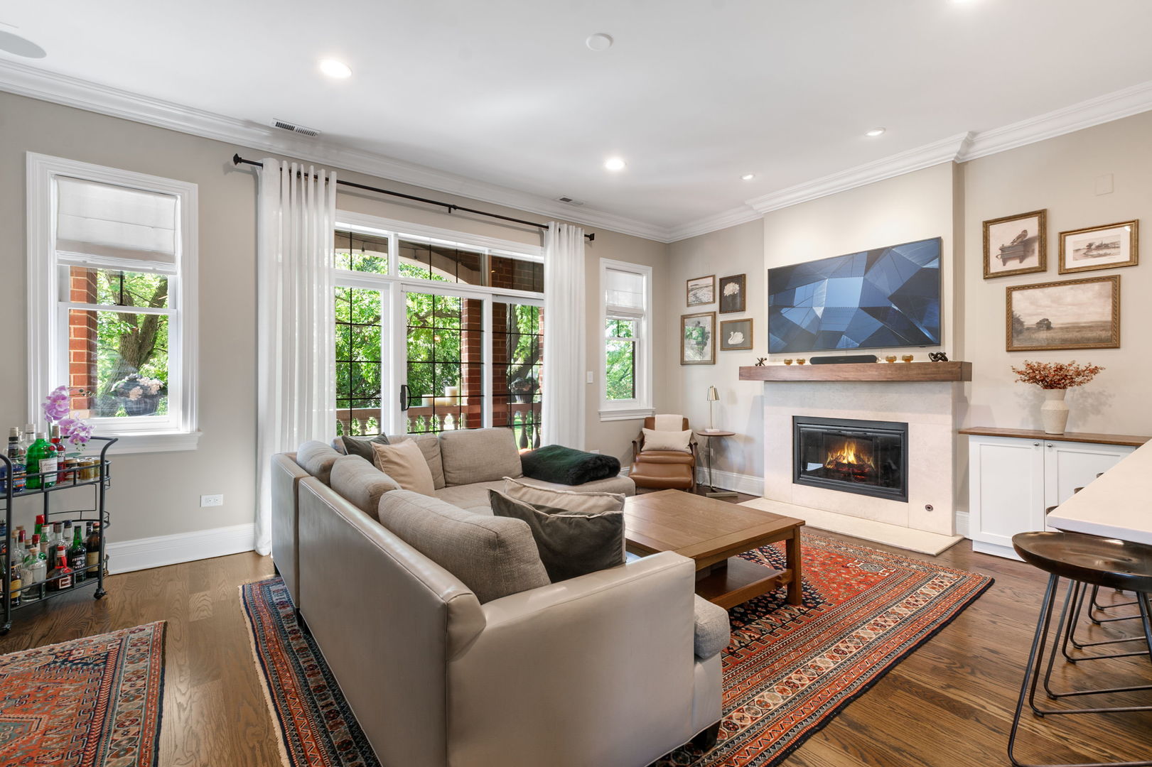 1532 W Wrightwood Avenue 2