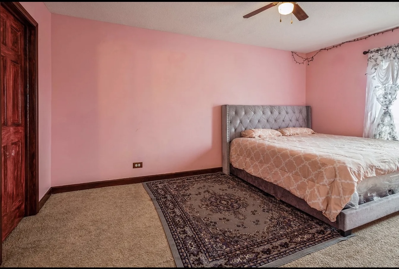 711 TIPPERARY Court W 2D