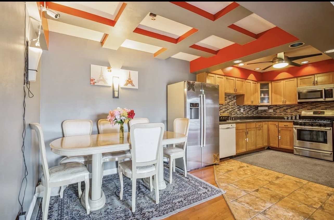711 TIPPERARY Court W 2D