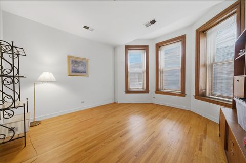 Tiny photo for 550 W Surf Street #319, Chicago, IL 60657 (MLS # 12610329)