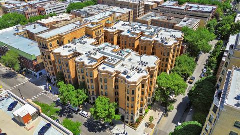 Tiny photo for 550 W Surf Street #319, Chicago, IL 60657 (MLS # 12610329)