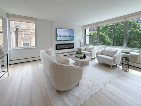 Tiny photo for 336 W Wellington Avenue #405, Chicago, IL 60657 (MLS # 12642410)
