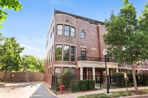 2632 N HARTLAND Court Chicago IL 60614