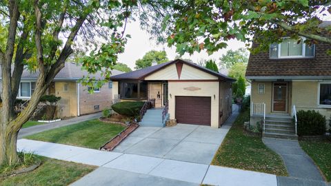 Tiny photo for 4841 N Rutherford Avenue, Chicago, IL 60656 (MLS # 12475856)