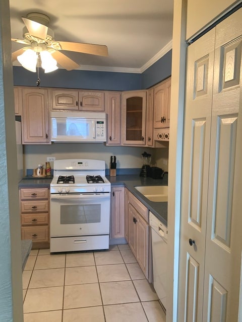 Tiny photo for 7211 WOLF Road #412A, Indian Head Park, IL 60525 (MLS # 12723155)