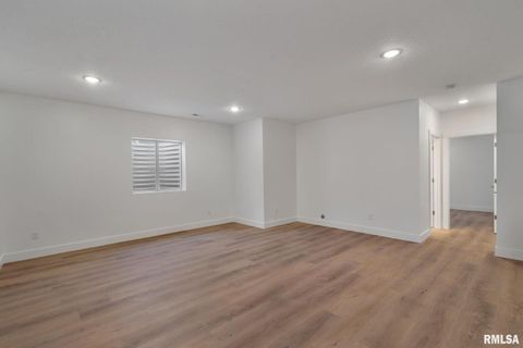 Tiny photo for 6574 Pelican Street, Bettendorf, IA 52722 (MLS # 12603722)