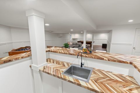 Tiny photo for 584 Fletcher Circle, Lake Forest, IL 60045 (MLS # 12610423)