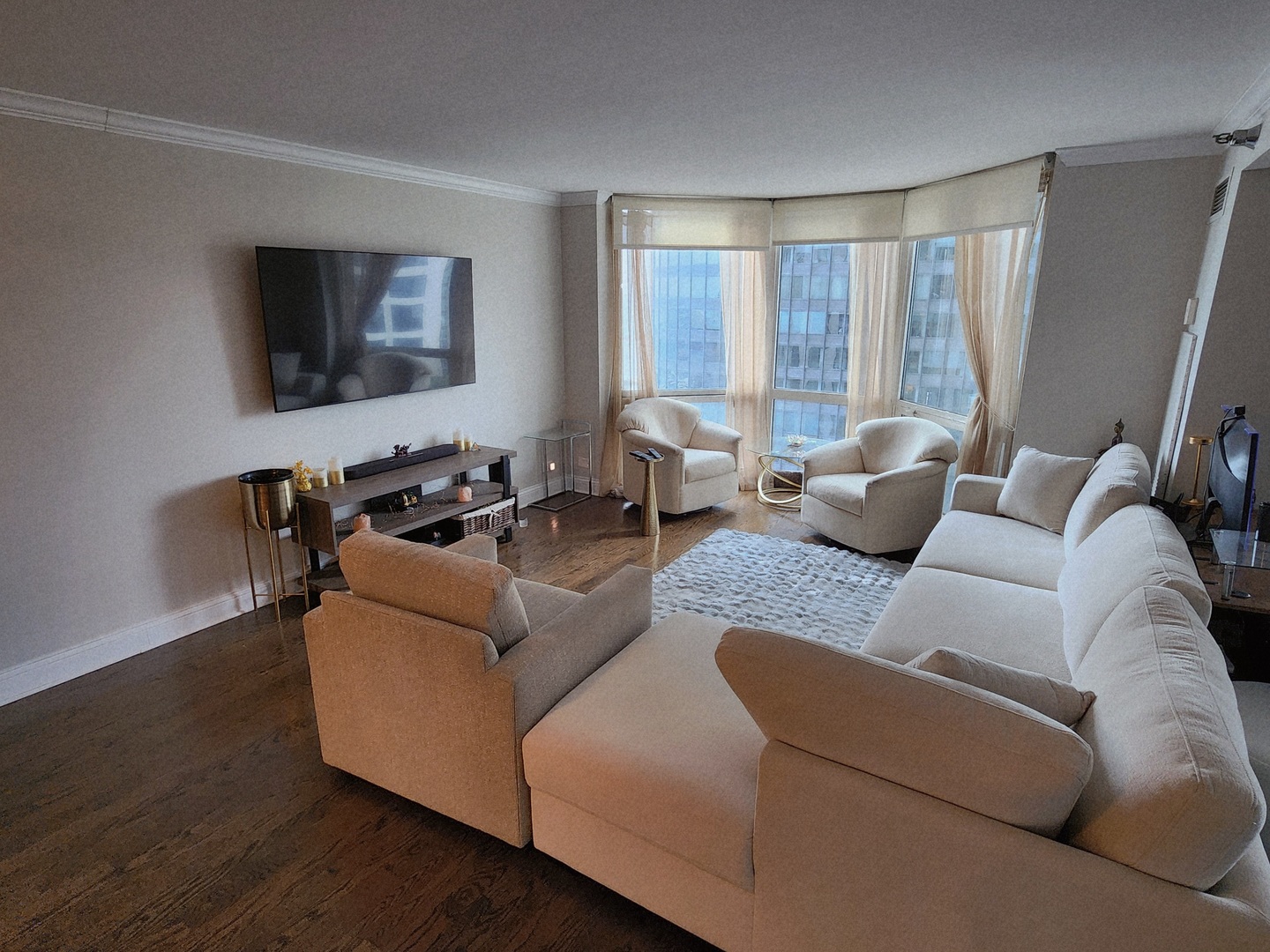 195 N Harbor Drive 1006
