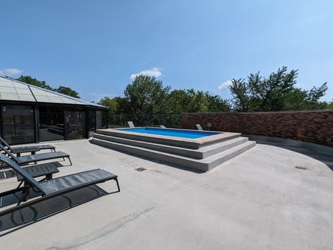 Tiny photo for 5415 N SHERIDAN Road #5305, Chicago, IL 60660 (MLS # 12540988)