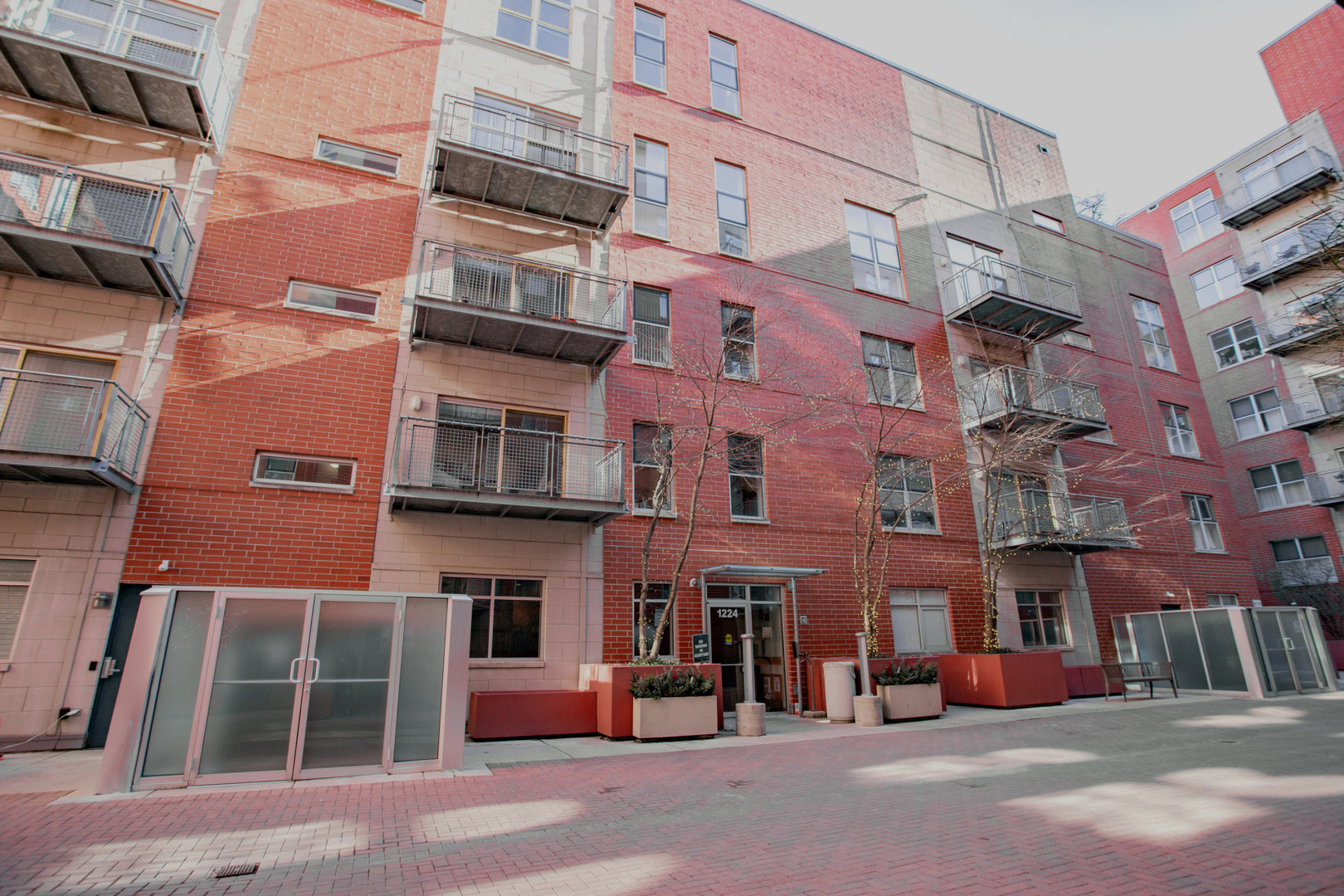 1224 Chicago Avenue 405