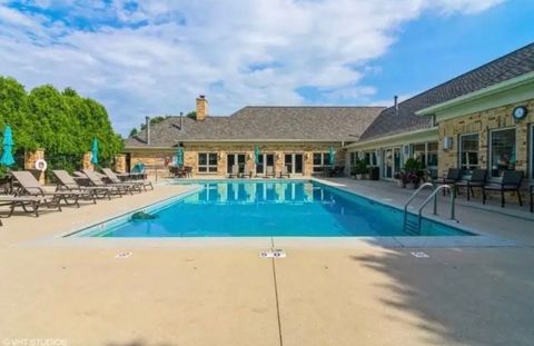 Tiny photo for 849 Country Club Lane, Northbrook, IL 60062 (MLS # 12530628)