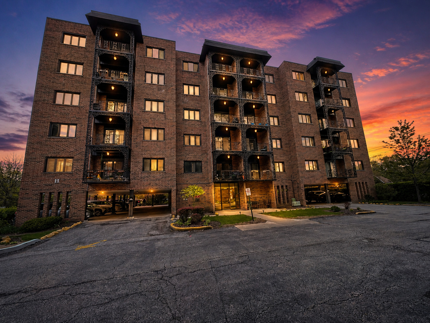 9395 LANDINGS Lane 602