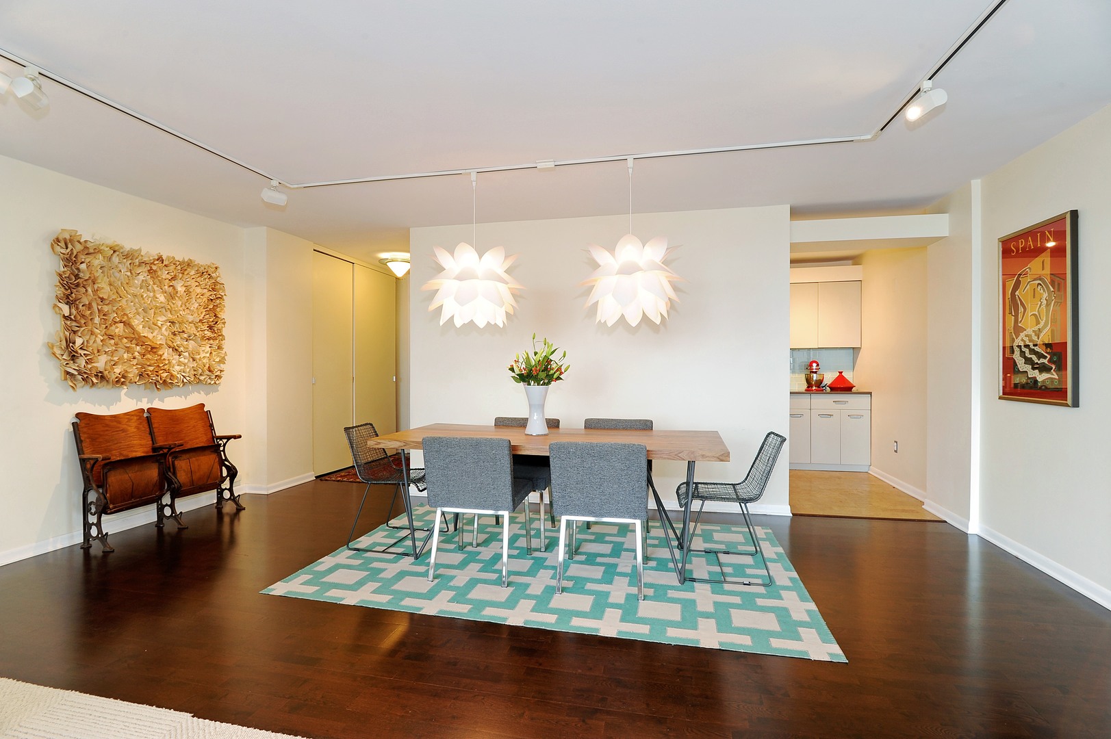 330 W DIVERSEY Parkway 2202