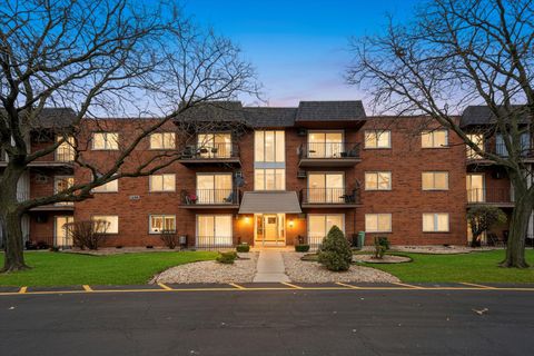 Tiny photo for 11245 S Harlem Avenue #A12, Worth, IL 60482 (MLS # 12573220)