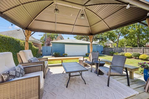 Tiny photo for 1049 N Elmwood Avenue, Oak Park, IL 60302 (MLS # 12705605)