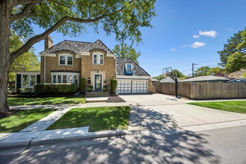 Photo of 1049 N Elmwood Avenue, Oak Park, IL 60302 (MLS # 12705605)