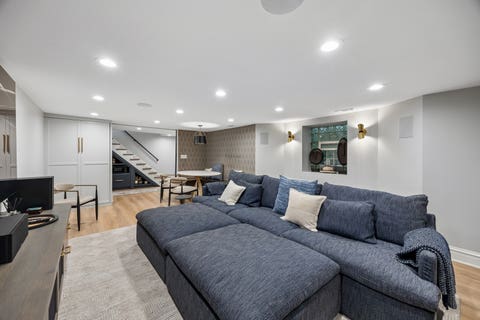 Tiny photo for 1049 N Elmwood Avenue, Oak Park, IL 60302 (MLS # 12705605)