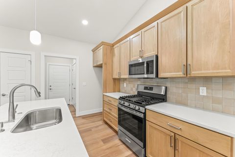 Tiny photo for 2015 Cureton Drive #B, Urbana, IL 61801 (MLS # 12480719)