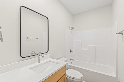 Tiny photo for 2015 Cureton Drive #B, Urbana, IL 61801 (MLS # 12480719)