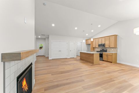 Tiny photo for 2015 Cureton Drive #B, Urbana, IL 61801 (MLS # 12480719)