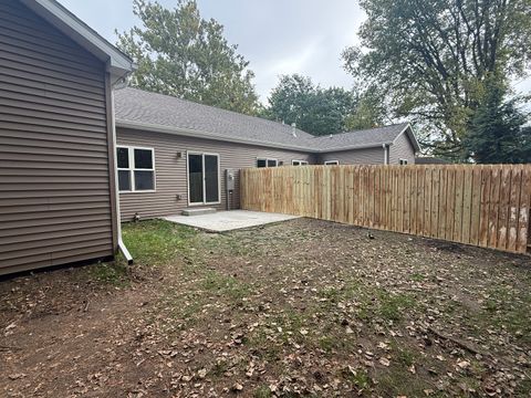 Tiny photo for 2015 Cureton Drive #B, Urbana, IL 61801 (MLS # 12480719)