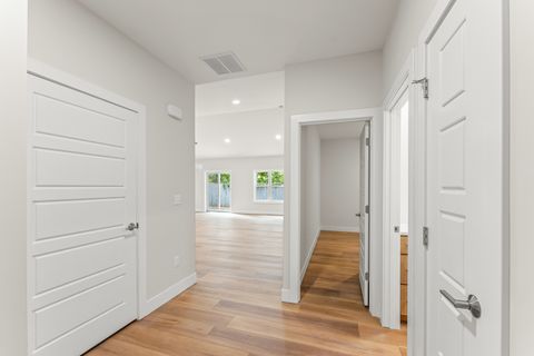 Tiny photo for 2015 Cureton Drive #B, Urbana, IL 61801 (MLS # 12480719)