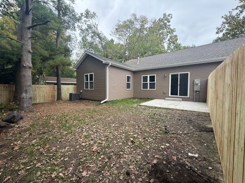 Tiny photo for 2015 Cureton Drive #B, Urbana, IL 61801 (MLS # 12480719)