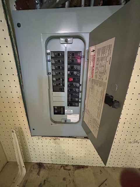 Tiny photo for 333 Charing Cross Road, Elk Grove Village, IL 60007 (MLS # 12511136)