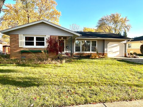 Photo of 333 Charing Cross Road, Elk Grove Village, IL 60007 (MLS # 12511136)