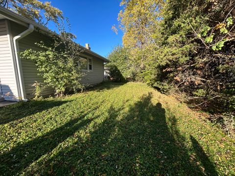 Tiny photo for 333 Charing Cross Road, Elk Grove Village, IL 60007 (MLS # 12511136)