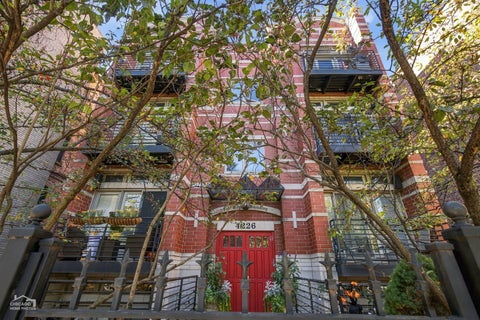 Photo of 4226 N Ashland Avenue #4A, Chicago, IL 60613 (MLS # 12795744)