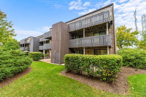 Tiny photo for 1721 Northfield Square #C, Northfield, IL 60093 (MLS # 12530285)