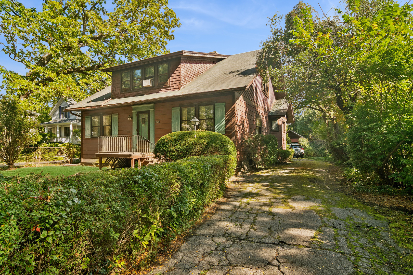 785 Locust Street