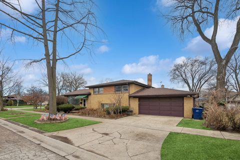 Tiny photo for 700 Lamon Avenue, Wilmette, IL 60091 (MLS # 12539700)