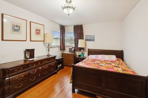 Tiny photo for 700 Lamon Avenue, Wilmette, IL 60091 (MLS # 12539700)