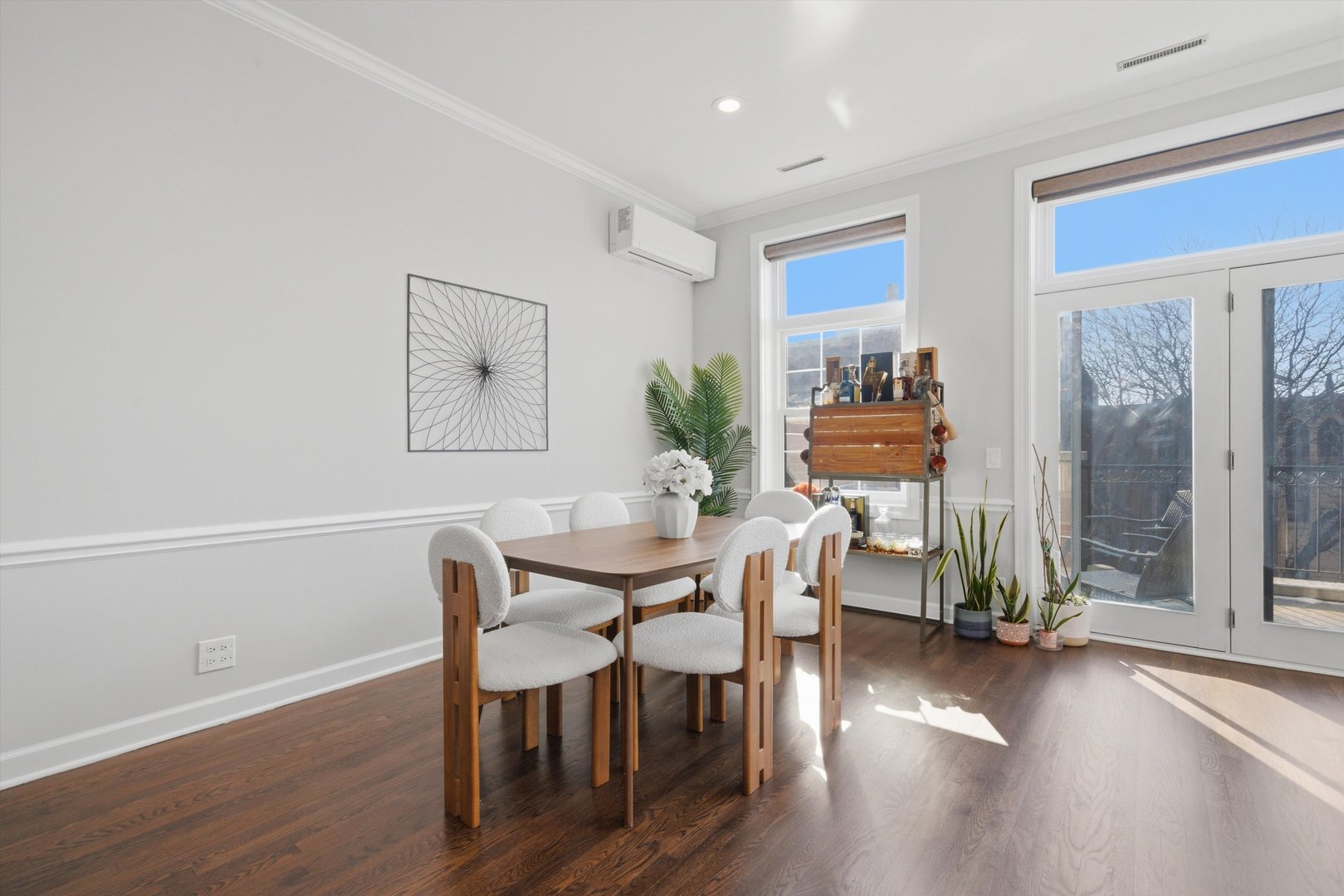 4821 N Damen Avenue 4