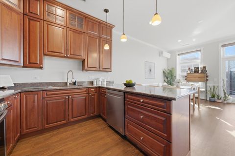 Tiny photo for 4821 N Damen Avenue #4, Chicago, IL 60625 (MLS # 12598209)