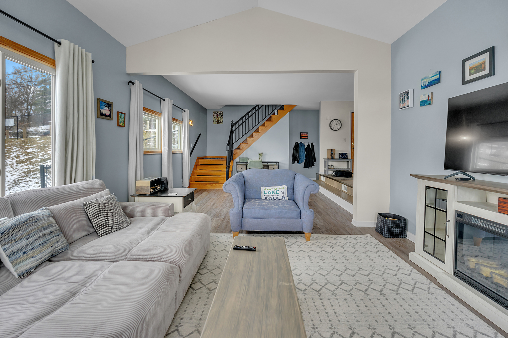 4713 E Lake Shore Drive