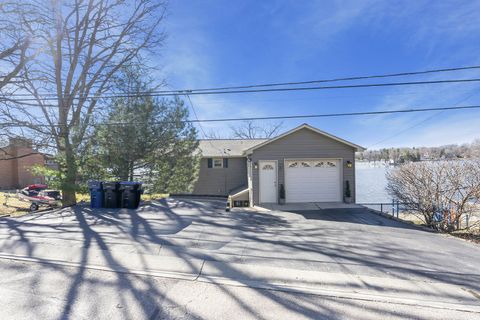 Tiny photo for 4713 E Lake Shore Drive, Wonder Lake, IL 60097 (MLS # 12589272)