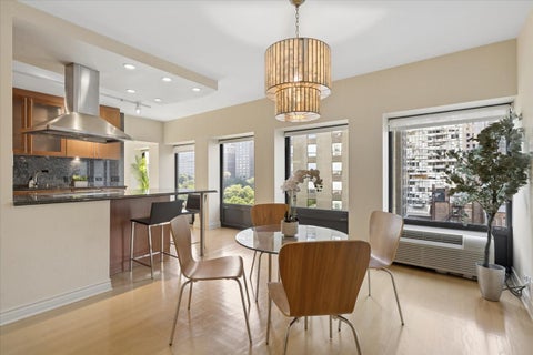Tiny photo for 1100 N LAKE SHORE Drive #7B, Chicago, IL 60611 (MLS # 12773010)