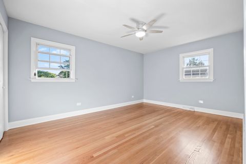 Tiny photo for 1813 E Wood Lane, Mount Prospect, IL 60056 (MLS # 12522057)