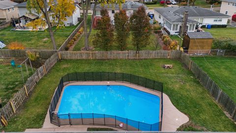 Tiny photo for 1813 E Wood Lane, Mount Prospect, IL 60056 (MLS # 12522057)