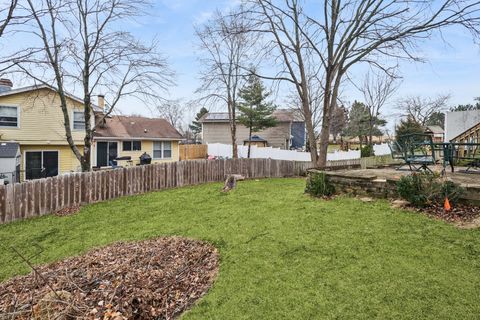 Tiny photo for 2421 Royal Drive #1, Lombard, IL 60148 (MLS # 12577275)